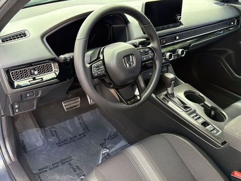 Used 2024 Honda Civic Sport image 4