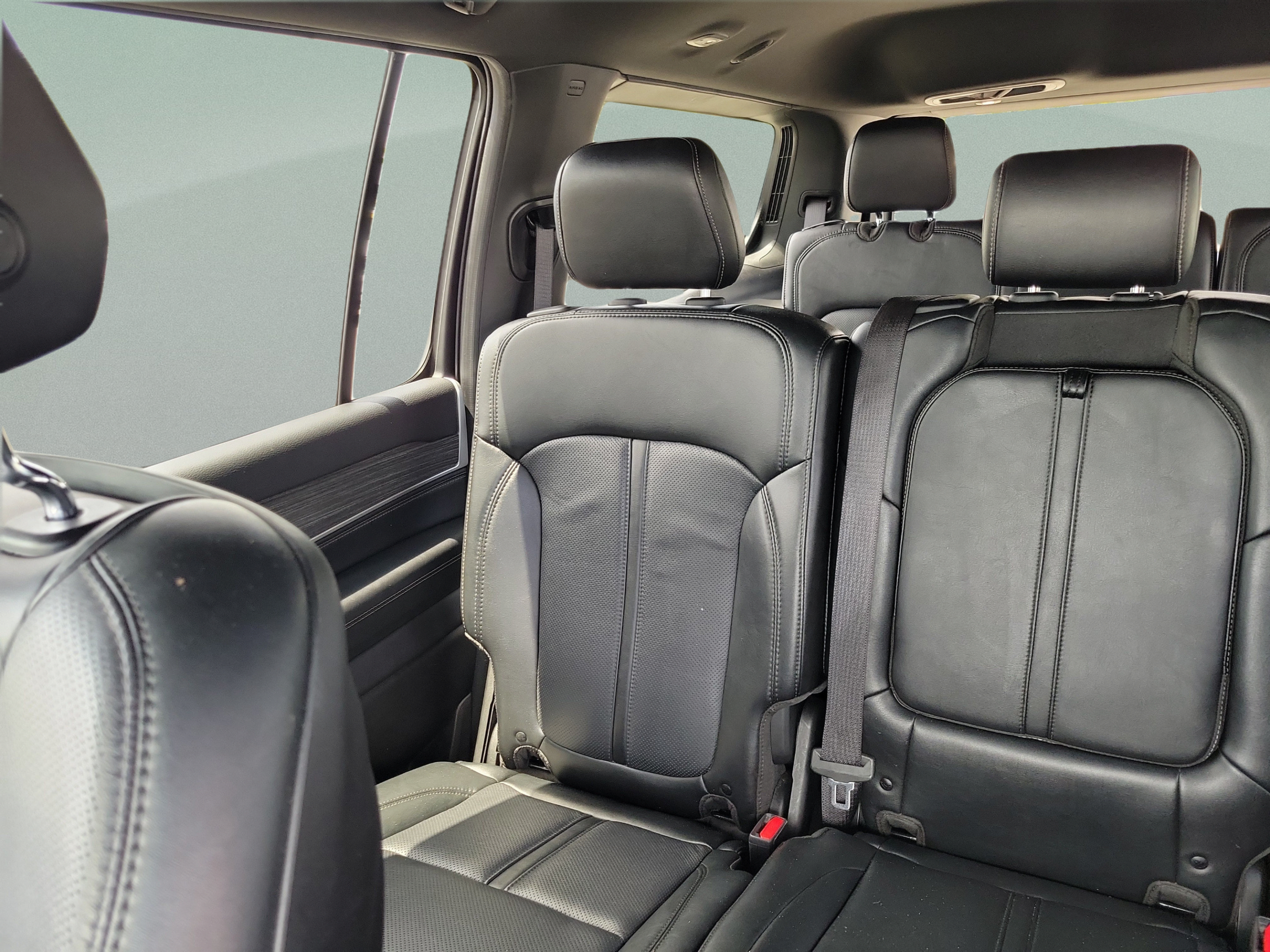 Used 2024 Jeep Wagoneer Series II w/ Flexible Seating Group RWD image 8