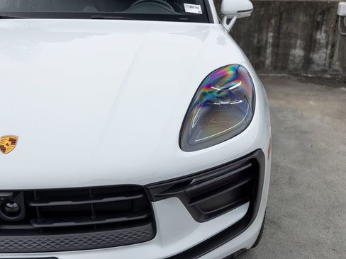 Certified 2026 Porsche Macan AWD/4WD image 16