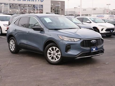 Used 2024 Ford Escape Active w/ Cold Weather Package image 2