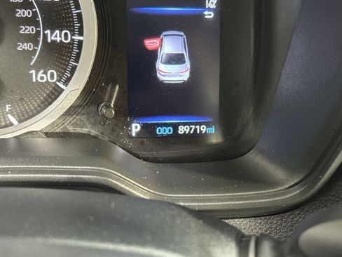 Used 2022 Toyota Corolla LE image 20