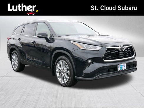 Used 2021 Toyota Highlander Limited image 1