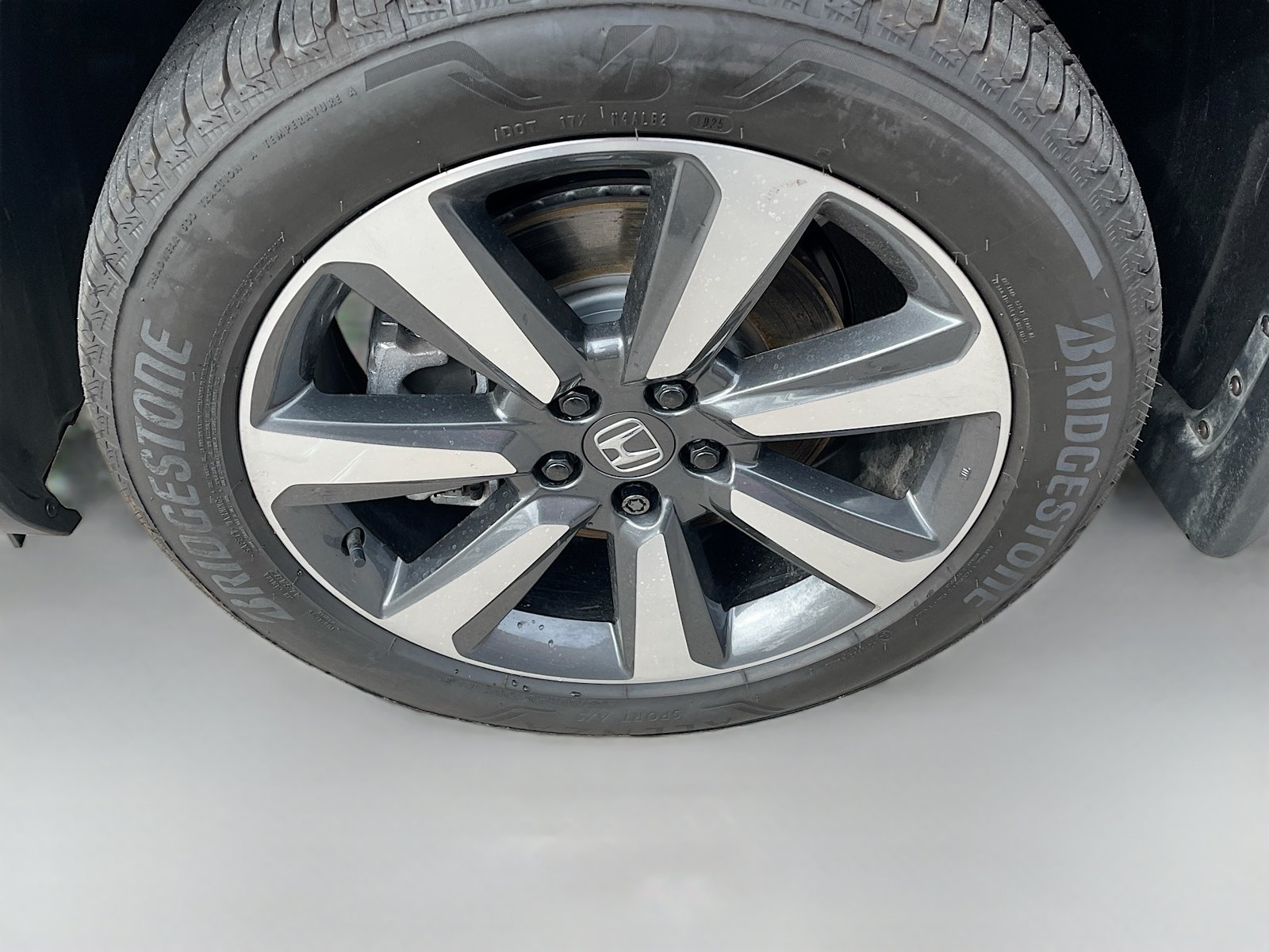 Used 2025 Honda Pilot Elite image 34