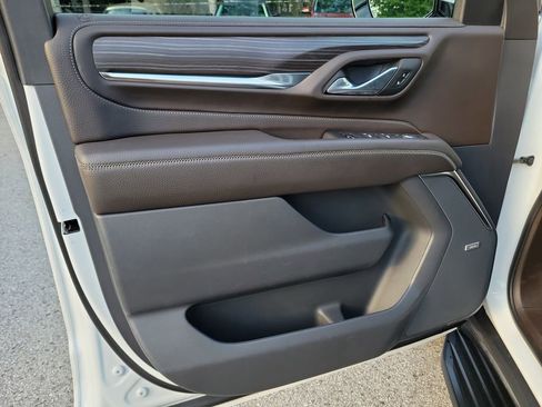 Used 2024 GMC Yukon XL Denali RWD image 29