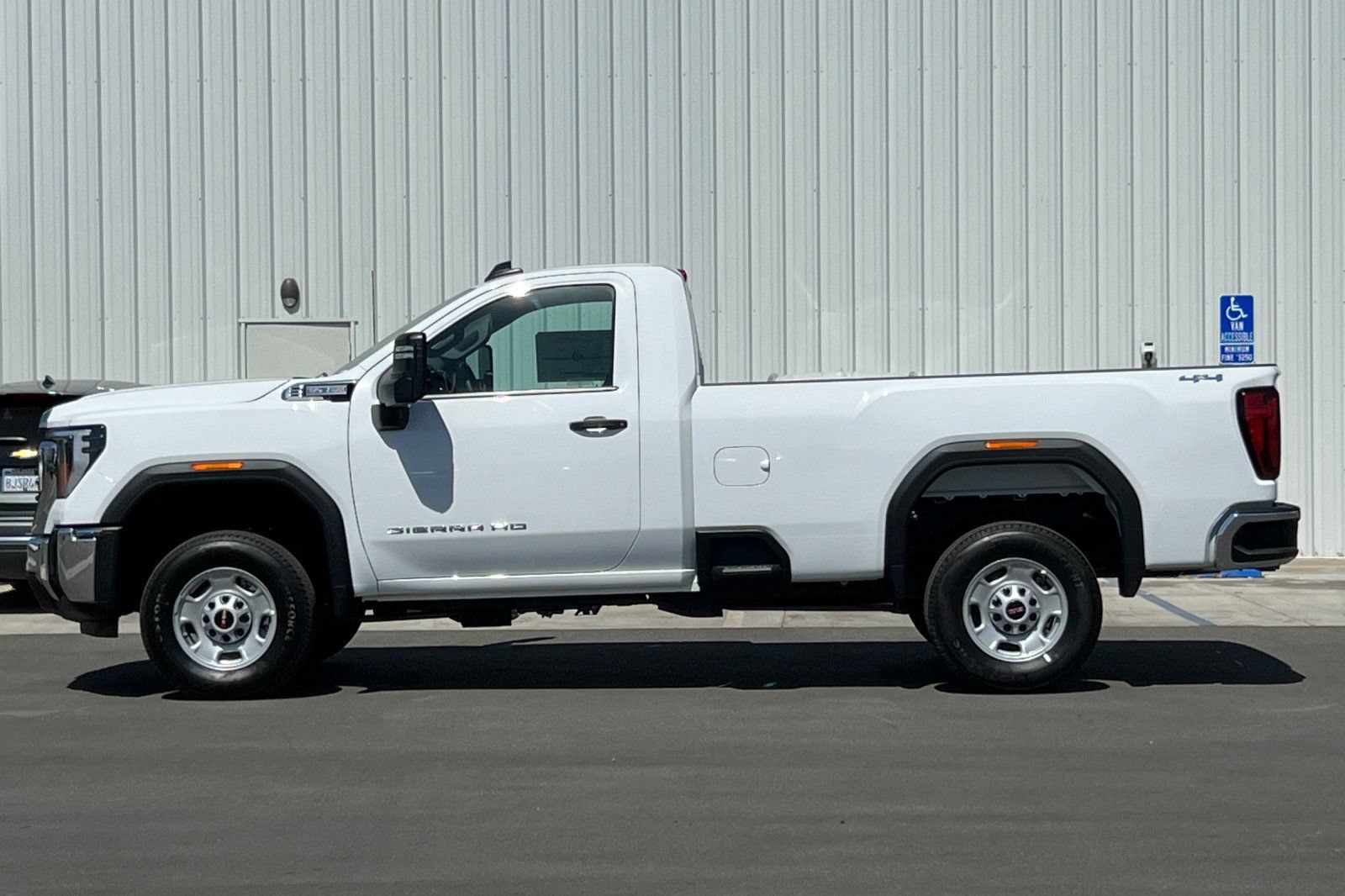 New 2025 GMC Sierra 2500 Pro w/ Convenience Package AWD/4WD image 8