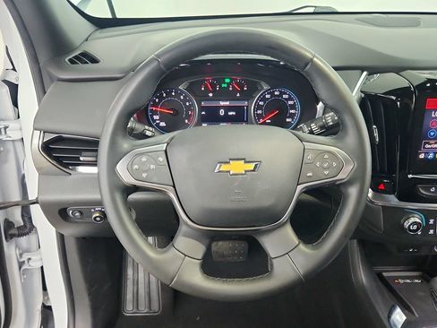 Certified 2023 Chevrolet Traverse LT FWD image 19
