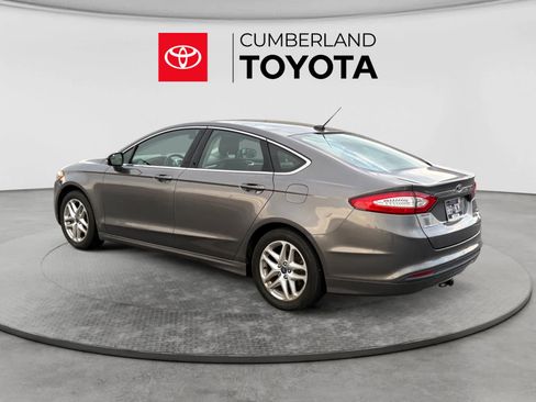 Used 2013 Ford Fusion SE FWD image 3