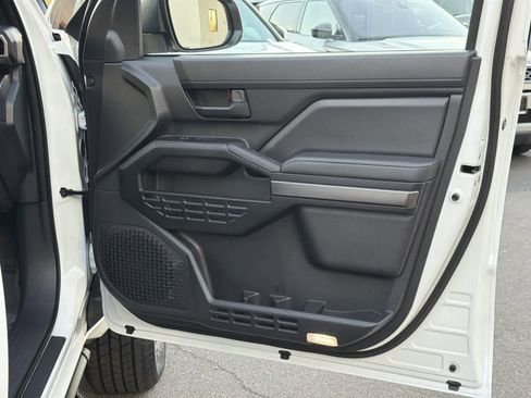 Used 2025 Toyota 4Runner SR5 image 33