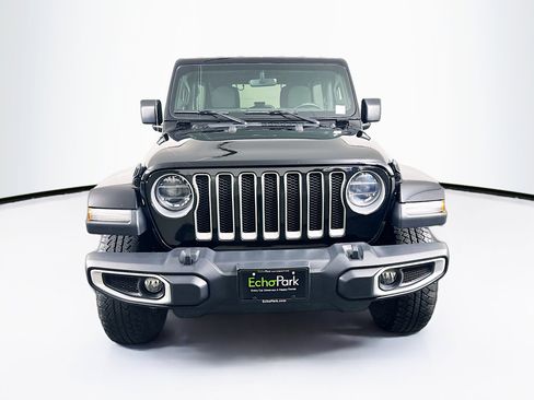 Used 2021 Jeep Wrangler Unlimited Sahara AWD/4WD image 2