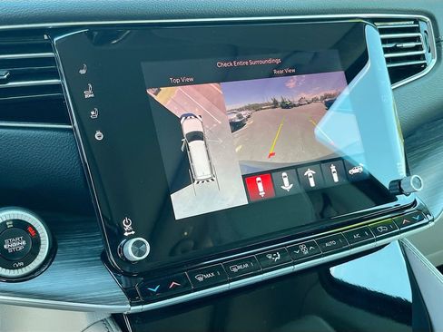 Used 2024 Jeep Wagoneer L Series III w/ Premium Group I image 14