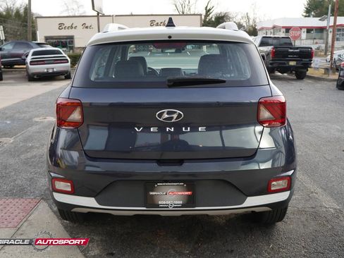 Used 2021 Hyundai Venue w/ Cargo Package image 6