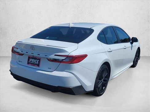 Used 2025 Toyota Camry SE w/ Convenience Package FWD image 5