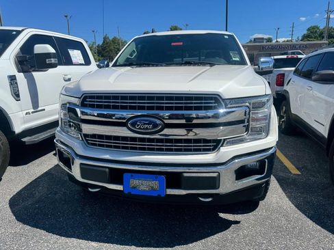 Used 2019 Ford F150 Lariat w/ Equipment Group 502A Luxury AWD/4WD image 4