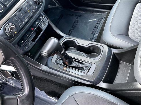 Used 2018 Chevrolet Colorado Z71 image 16