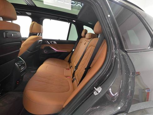 Used 2024 BMW X5 M60i AWD/4WD image 11