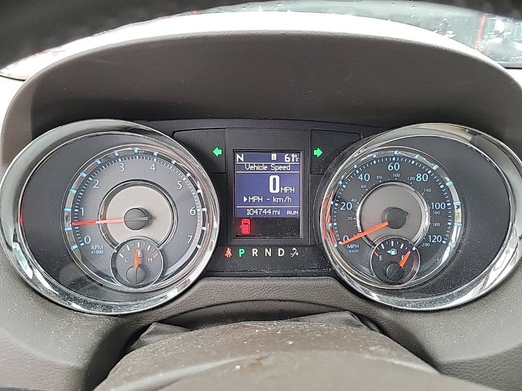Used 2012 Chrysler Town & Country Touring-L w/ Driver Convenience Group FWD image 10