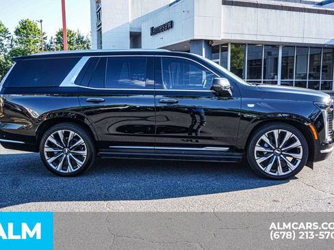 Used 2026 Cadillac Escalade Luxury w/ Touring Package AWD/4WD image 9