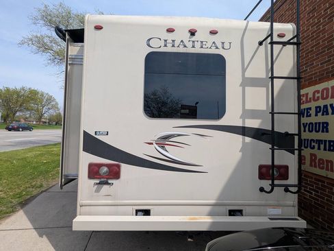 Used 2017 Ford E-450 and Econoline 450 Super Duty w/ Motorhome Prep Package RWD image 18