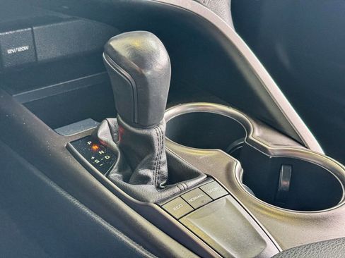 Used 2023 Toyota Camry SE image 32