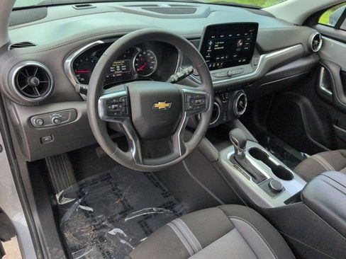 Used 2025 Chevrolet Blazer LT FWD image 15