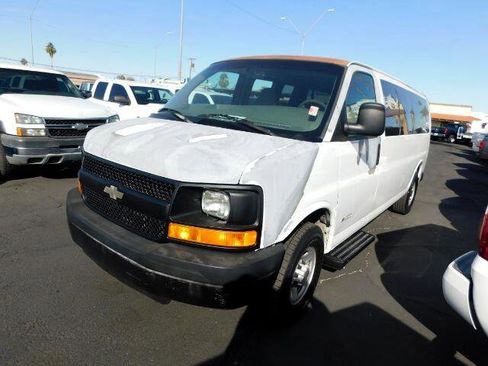 Used 2003 Chevrolet Express 3500 Extended Passenger image 3