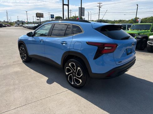 Used 2024 Chevrolet Trax RS w/ Sunroof Package image 6