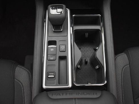 Certified 2025 Nissan Pathfinder SV FWD image 27