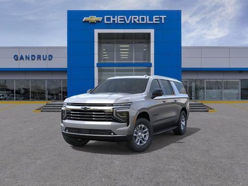 New 2026 Chevrolet Suburban LT w/ Comfort Package AWD/4WD image 32