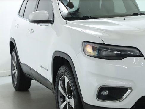 Used 2019 Jeep Cherokee Limited image 8