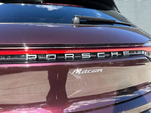 Used 2026 Porsche Macan AWD/4WD image 14