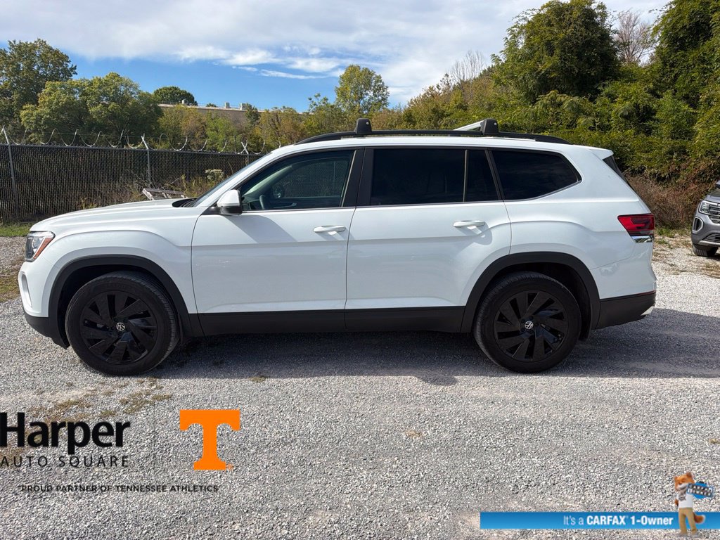 Used 2024 Volkswagen Atlas SE w/ Panoramic Sunroof Package AWD/4WD image 2