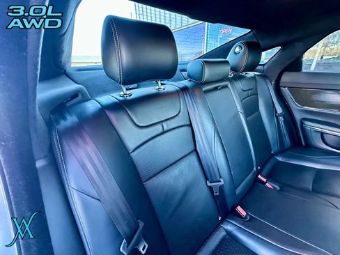 Used 2015 Jaguar XJ AWD image 28