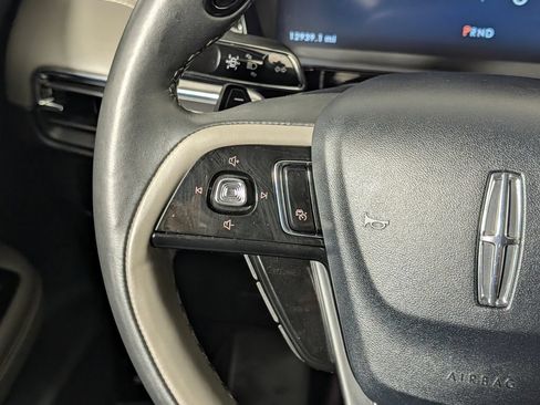 Used 2025 Lincoln Corsair Reserve AWD/4WD image 19