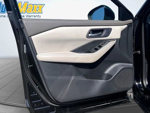 Used 2025 Nissan Rogue SV AWD/4WD image 26