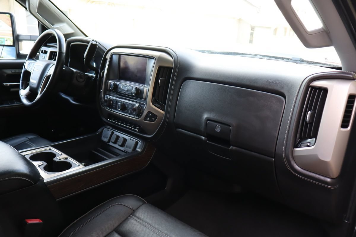 Used 2019 GMC Sierra 2500 Denali AWD/4WD image 17