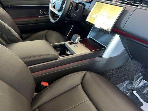 New 2026 Land Rover Range Rover Long Wheelbase SE AWD/4WD image 29