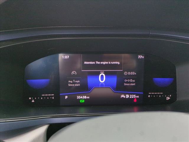 Used 2023 Volkswagen Taos SE w/ Panoramic Sunroof Package FWD image 11
