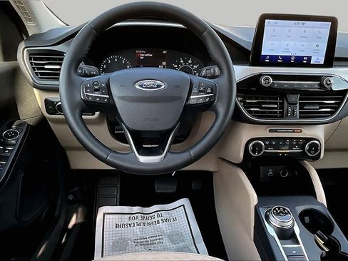 Used 2022 Ford Escape SE w/ Convenience Package FWD image 9