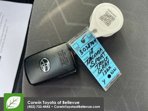 Used 2018 Toyota Tacoma TRD Sport image 27