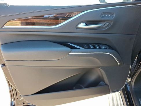 Certified 2023 Cadillac Escalade Premium Luxury image 10