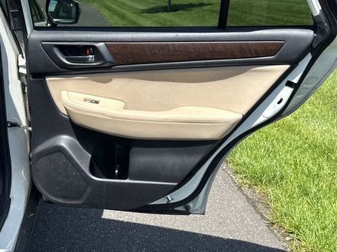 Used 2015 Subaru Outback 2.5i Limited AWD/4WD image 16