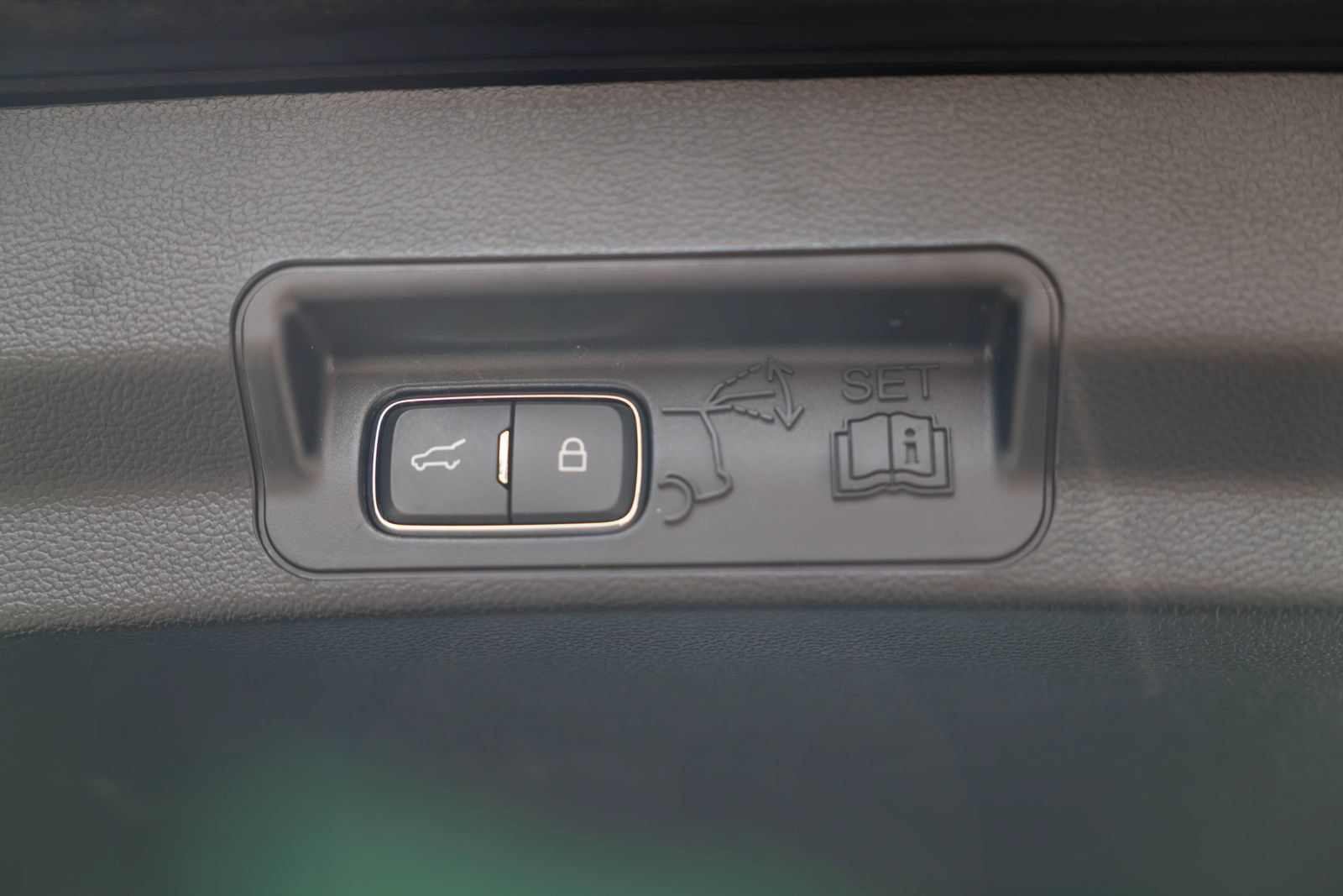 Certified 2023 Ford Explorer ST AWD/4WD image 16