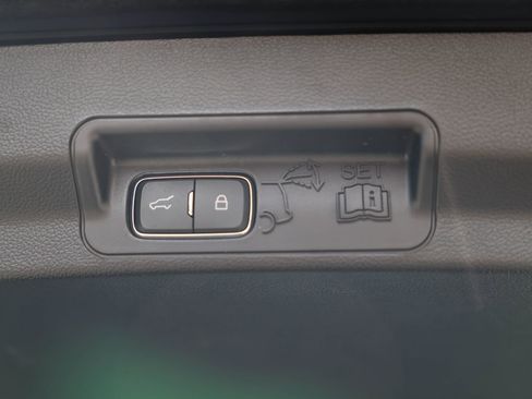 Used 2023 Ford Explorer ST AWD/4WD image 16