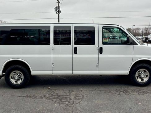 Used 2017 Chevrolet Express 3500 LT w/ LT Preferred Equipment Group image 5