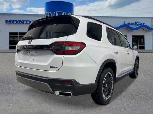 New 2026 Honda Pilot Touring image 5