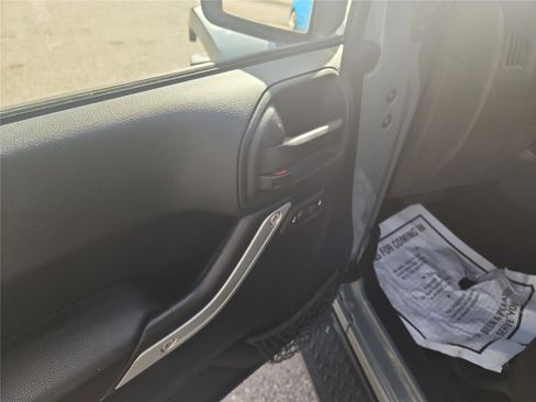 Used 2015 Jeep Wrangler Unlimited Sahara w/ Connectivity Group image 16