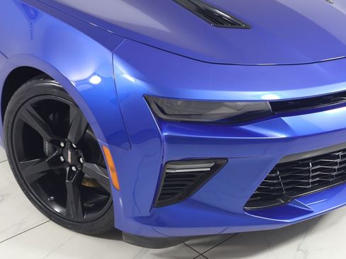 Used 2018 Chevrolet Camaro SS RWD image 21