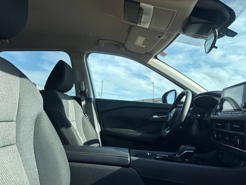 Certified 2024 Nissan Rogue SV FWD image 26