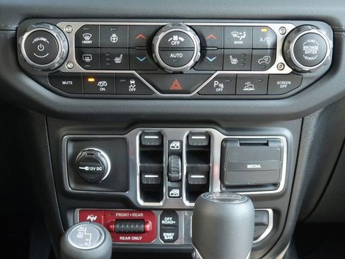 New 2025 Jeep Wrangler Unlimited Rubicon 392 image 25