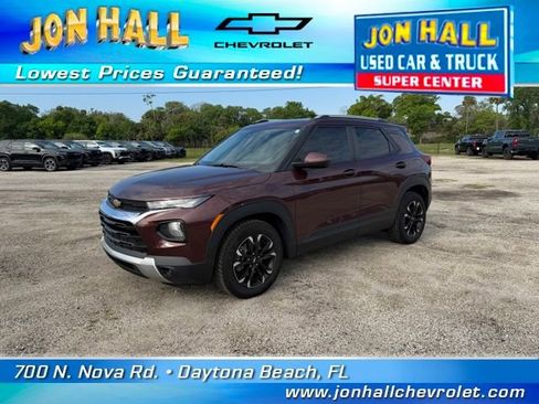 Used 2022 Chevrolet TrailBlazer LT image 2